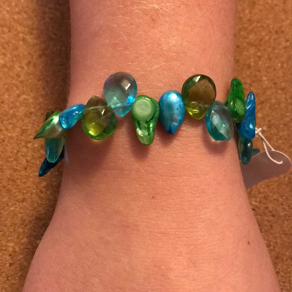 Beautiful beachy bracelet in blues & greens